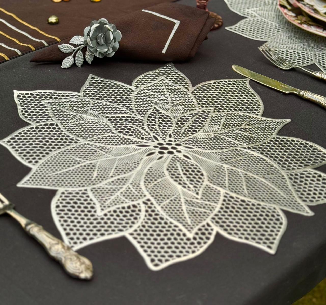 Lotus bloom Table Mats - Silver